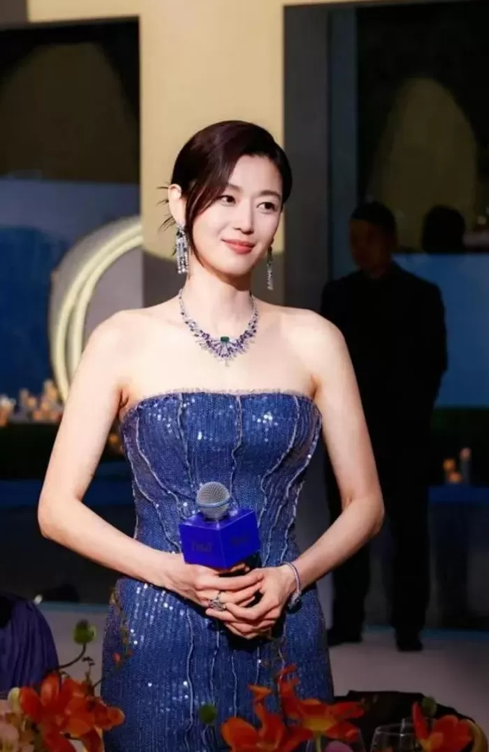 全智贤彻底不装了？塌房其实早有迹可循……-第13张图片-