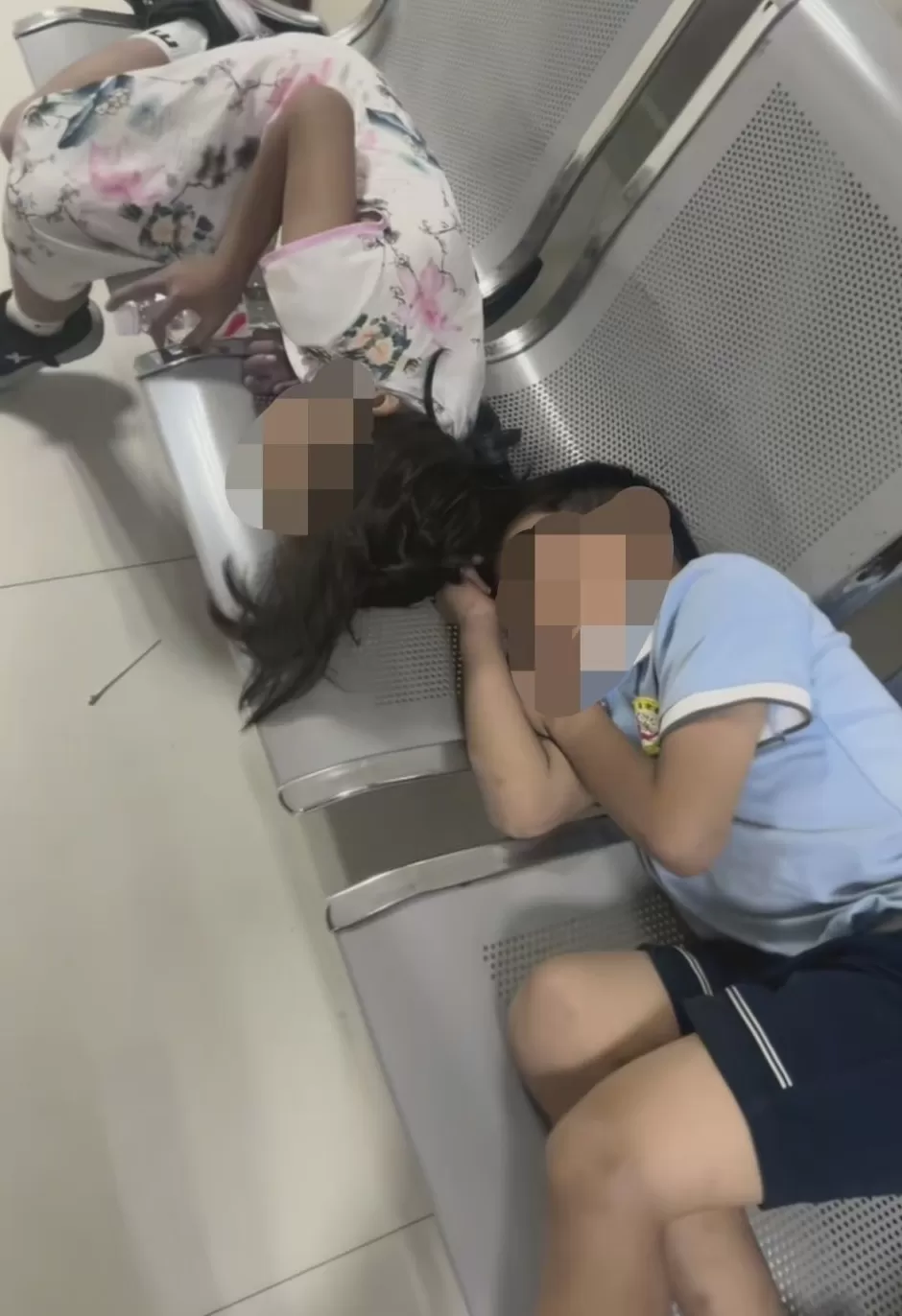 贵州多名小孩食用蛋糕后上吐下泻，当地政府要求家长删视频-第1张图片-