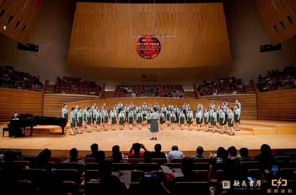 回首烽火路，上海市民以歌声致敬抗战胜利80周年-第1张图片-