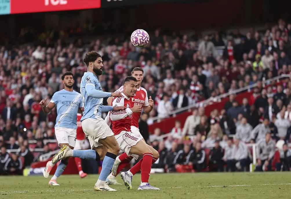 连曼城也摆起了大巴，瓜迪奥拉怎么也背叛了自己-第5张图片-