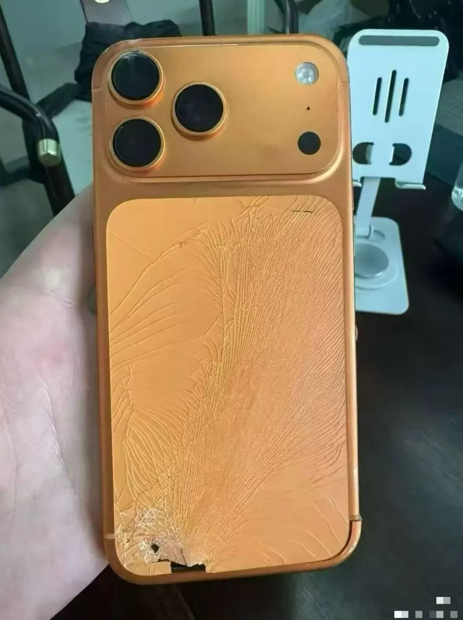 第一批入手iPhone新机的用户已经“翻车了”-第4张图片-