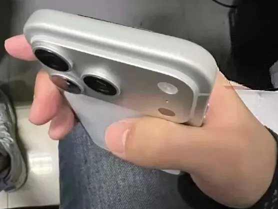 第一批入手iPhone新机的用户已经“翻车了”-第7张图片-