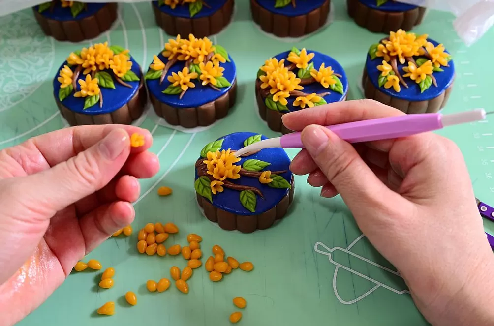 城事｜中秋未至月饼先“战” ，新老玩家激斗百亿市场-第6张图片-