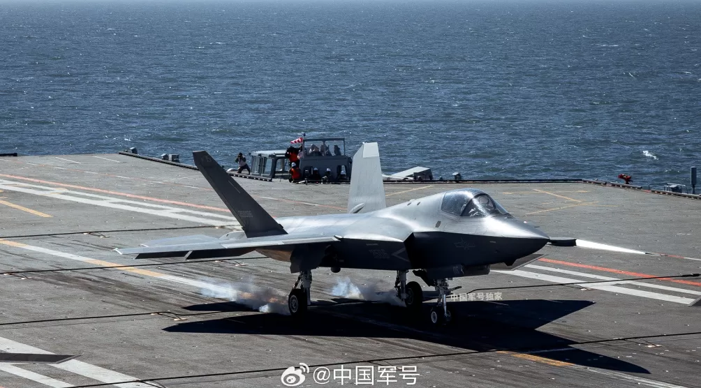 第1现场|航母style再现!看三型舰载机首次弹射起飞-第5张图片- 第1现场|航母style再现!看三型舰载机首次弹射起飞-第5张图片-