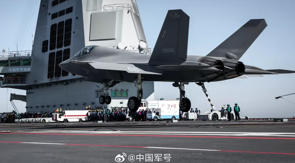 第1现场|航母style再现!看三型舰载机首次弹射起飞-第6张图片- 第1现场|航母style再现!看三型舰载机首次弹射起飞-第6张图片-