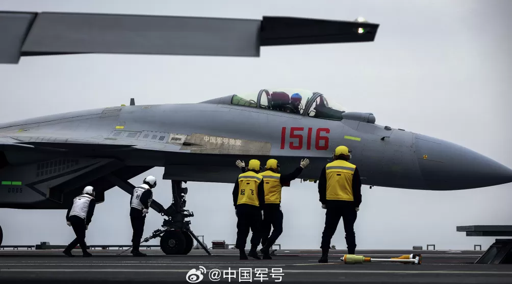 第1现场|航母style再现!看三型舰载机首次弹射起飞-第8张图片- 第1现场|航母style再现!看三型舰载机首次弹射起飞-第8张图片-