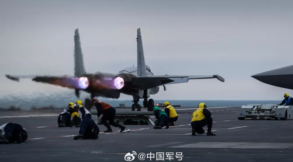 第1现场|航母style再现!看三型舰载机首次弹射起飞-第9张图片- 第1现场|航母style再现!看三型舰载机首次弹射起飞-第9张图片-