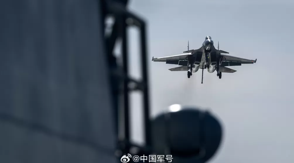第1现场|航母style再现!看三型舰载机首次弹射起飞-第10张图片- 第1现场|航母style再现!看三型舰载机首次弹射起飞-第10张图片-