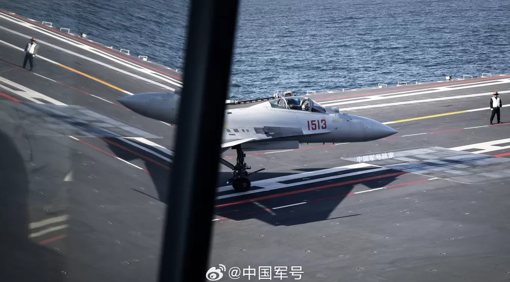 第1现场|航母style再现!看三型舰载机首次弹射起飞-第12张图片- 第1现场|航母style再现!看三型舰载机首次弹射起飞-第12张图片-
