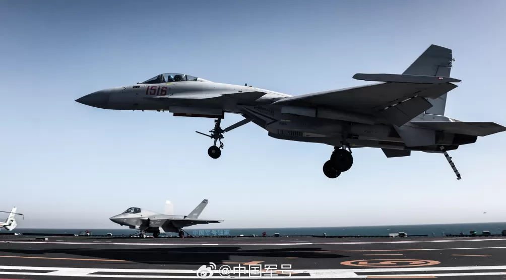 第1现场|航母style再现!看三型舰载机首次弹射起飞-第11张图片- 第1现场|航母style再现!看三型舰载机首次弹射起飞-第11张图片-