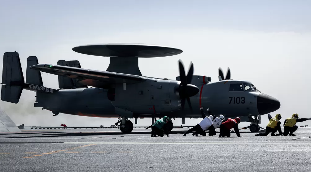 第1现场|航母style再现!看三型舰载机首次弹射起飞-第14张图片- 第1现场|航母style再现!看三型舰载机首次弹射起飞-第14张图片-