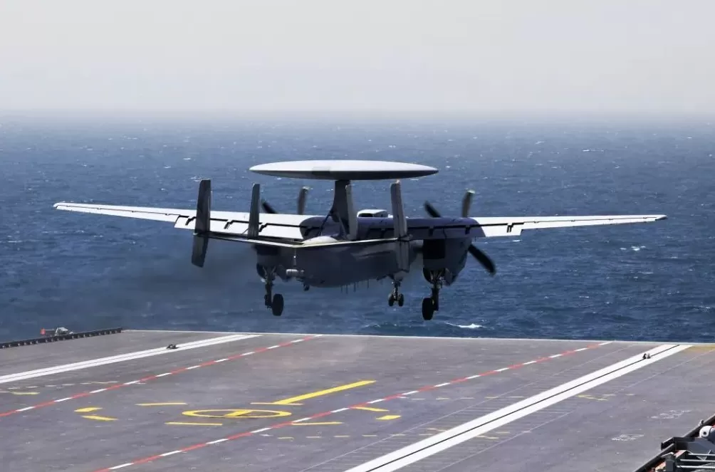 第1现场|航母style再现!看三型舰载机首次弹射起飞-第13张图片- 第1现场|航母style再现!看三型舰载机首次弹射起飞-第13张图片-