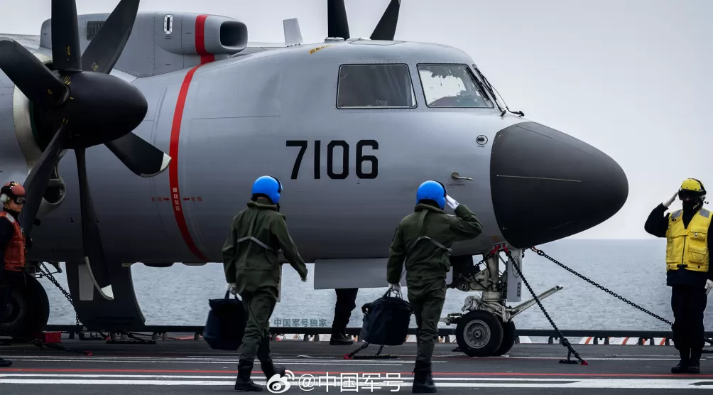 第1现场|航母style再现!看三型舰载机首次弹射起飞-第15张图片- 第1现场|航母style再现!看三型舰载机首次弹射起飞-第15张图片-