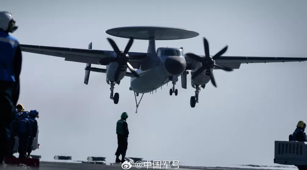 第1现场|航母style再现!看三型舰载机首次弹射起飞-第18张图片- 第1现场|航母style再现!看三型舰载机首次弹射起飞-第18张图片-
