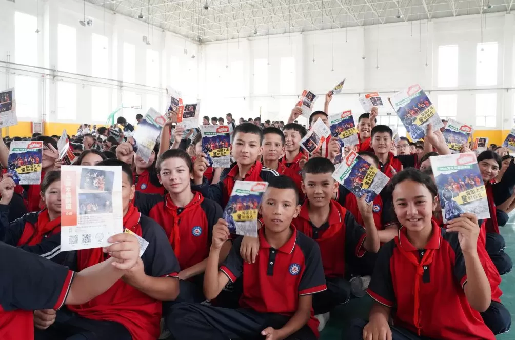 沪喀同心丨上海木偶剧团在新疆:让红色文化“润”入童心-第4张图片- 沪喀同心丨上海木偶剧团在新疆:让红色文化“润”入童心-第4张图片-