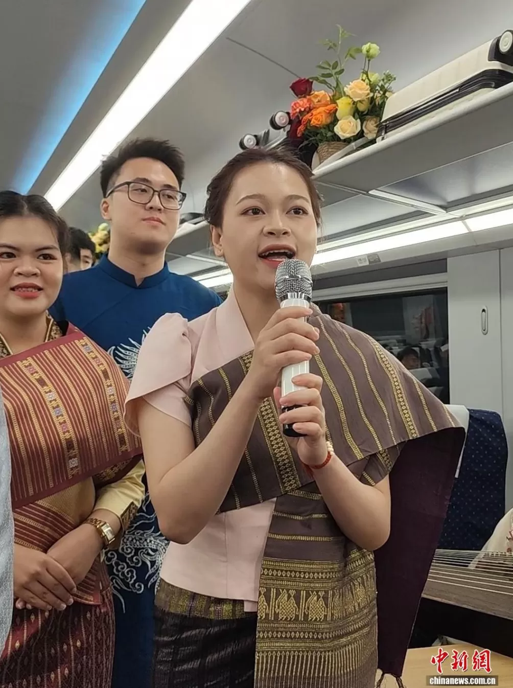 既有速度又有温度！中老铁路架起跨国求学“连心桥”-第1张图片-