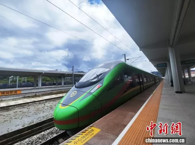 既有速度又有温度！中老铁路架起跨国求学“连心桥”-第6张图片-