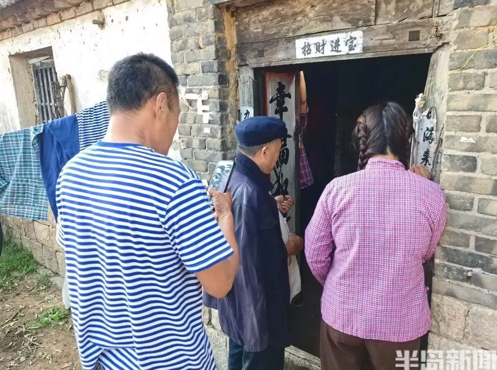 59岁青岛大爷放下百万生意，参演第一部短剧播放量超2.4亿-第4张图片-