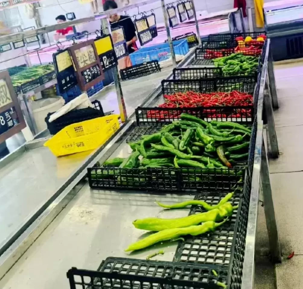 企鹅变“拴Q”、汽车被五花大绑、商超剩下辣椒，广东多地提醒无需过度囤货-第10张图片-