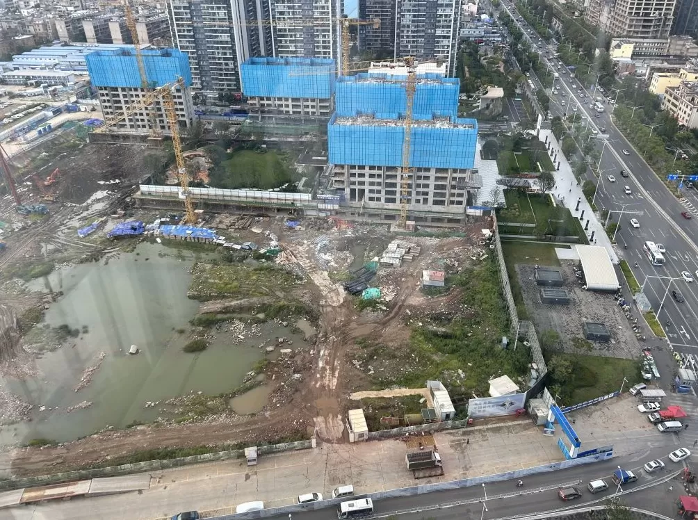 昆明大华春雨房地产公司未批先建，被罚389万余元-第1张图片-