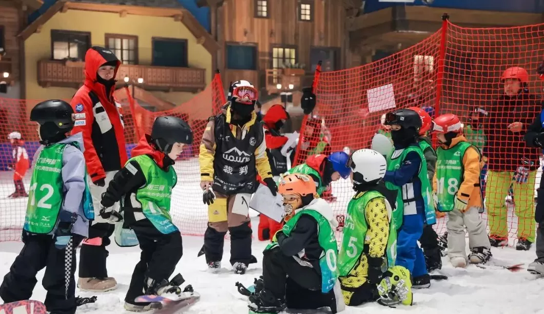 助力校园冰雪运动发展,“绿舟杯”上海市中小学生滑雪锦标赛成功举办-第10张图片- 助力校园冰雪运动发展,“绿舟杯”上海市中小学生滑雪锦标赛成功举办-第10张图片-