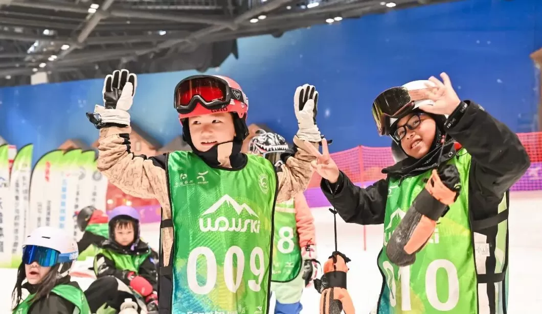 助力校园冰雪运动发展,“绿舟杯”上海市中小学生滑雪锦标赛成功举办-第11张图片- 助力校园冰雪运动发展,“绿舟杯”上海市中小学生滑雪锦标赛成功举办-第11张图片-