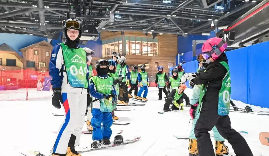 助力校园冰雪运动发展，“绿舟杯”上海市中小学生滑雪锦标赛成功举办-第12张图片-