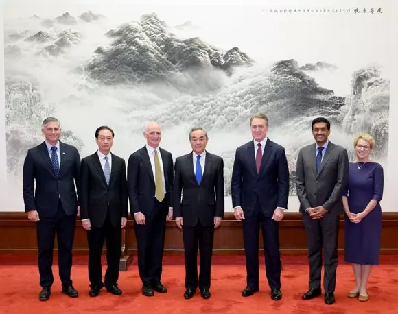 王毅会见美国国会众议员代表团-第3张图片-