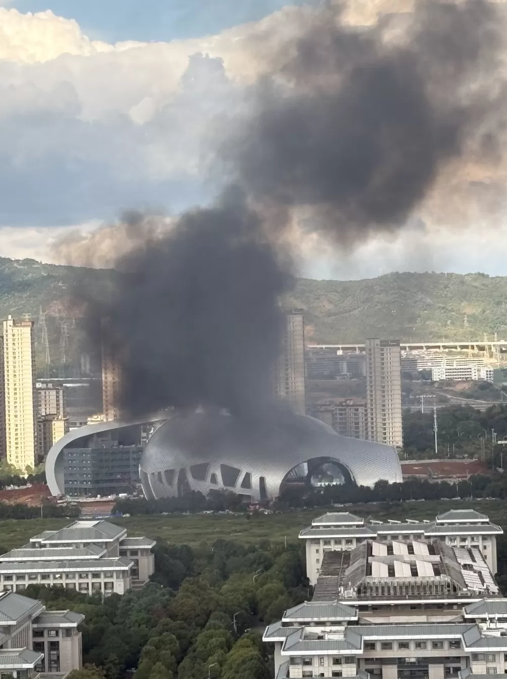 云南省科技馆在建新馆明火已扑灭:正调查起火原因和损失情况-第2张图片- 云南省科技馆在建新馆明火已扑灭:正调查起火原因和损失情况-第2张图片-