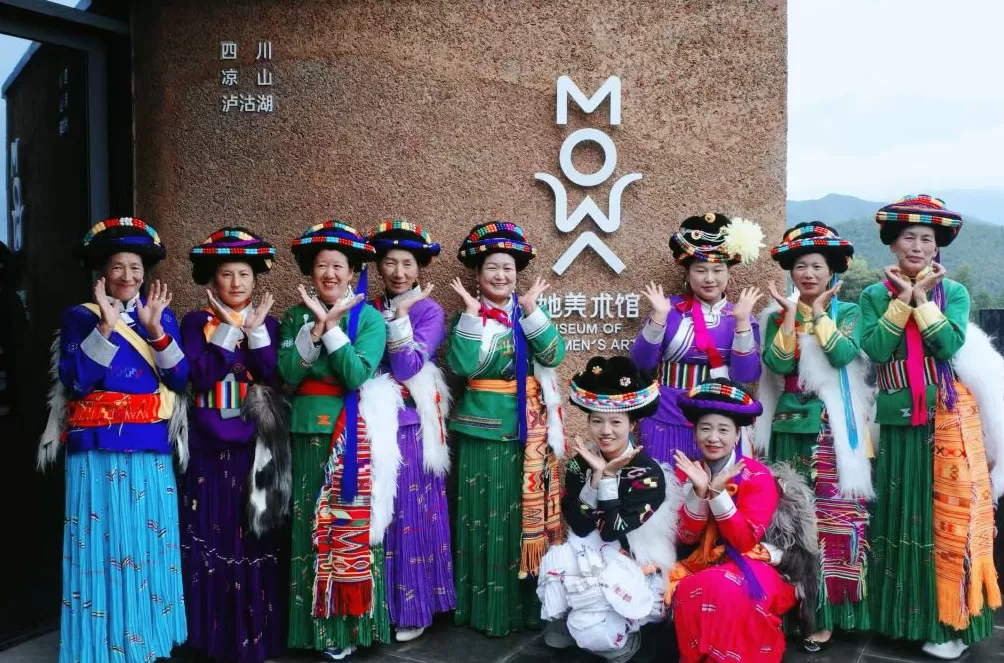 在泸沽湖转山转海，感受这片高原秘境的文化焕新-第2张图片-