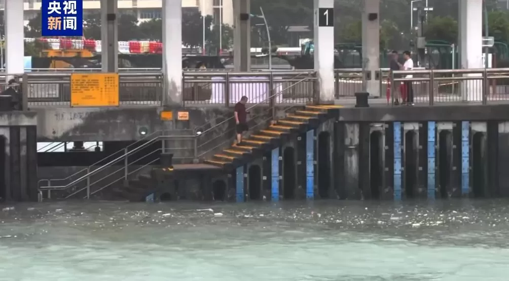 “桦加沙”逐渐远离香港各项公共服务仍保持相对暂停-第2张图片-