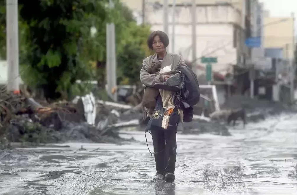 台湾花莲如世界末日，谁该负责？岛内政坛吵成一团-第1张图片-