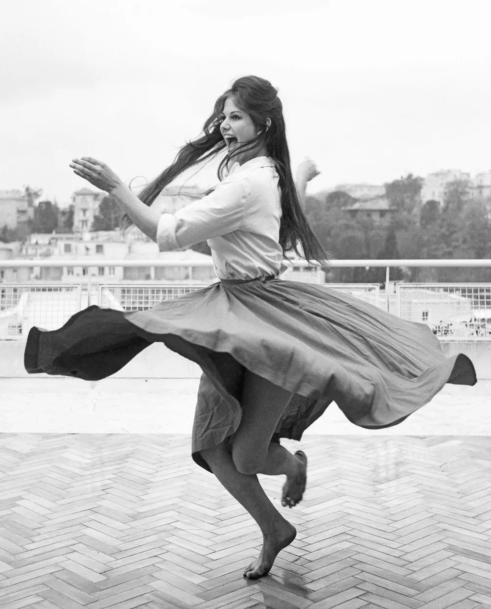 《八部半》女主演克劳迪娅·卡汀娜去世-第9张图片-