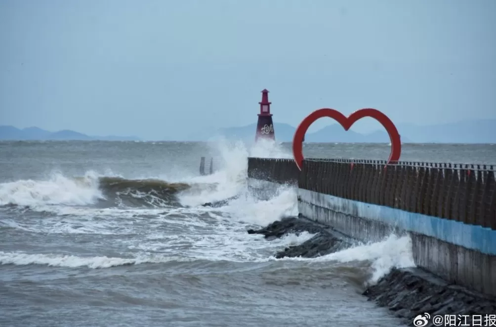 第1现场｜“桦加沙”刚刚登陆，新台风“博罗依”又已生成-第7张图片-