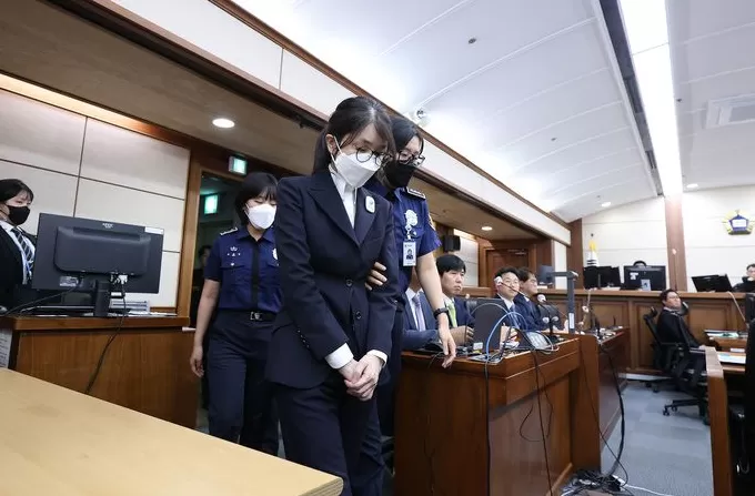 时隔两个多月再次出席庭审，64岁尹锡悦比上次露脸更显苍老-第3张图片-