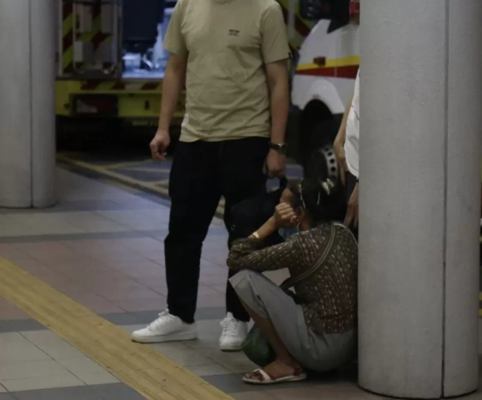 香港35岁精神分裂男子弑父案宣判，被判无限期住院，七旬父亲身中80处刀伤身亡-第2张图片-