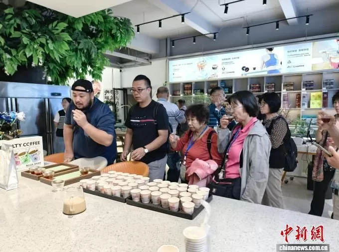 台胞组团考察云南咖啡产业：咖香带来真情、惊喜与共赢-第1张图片-