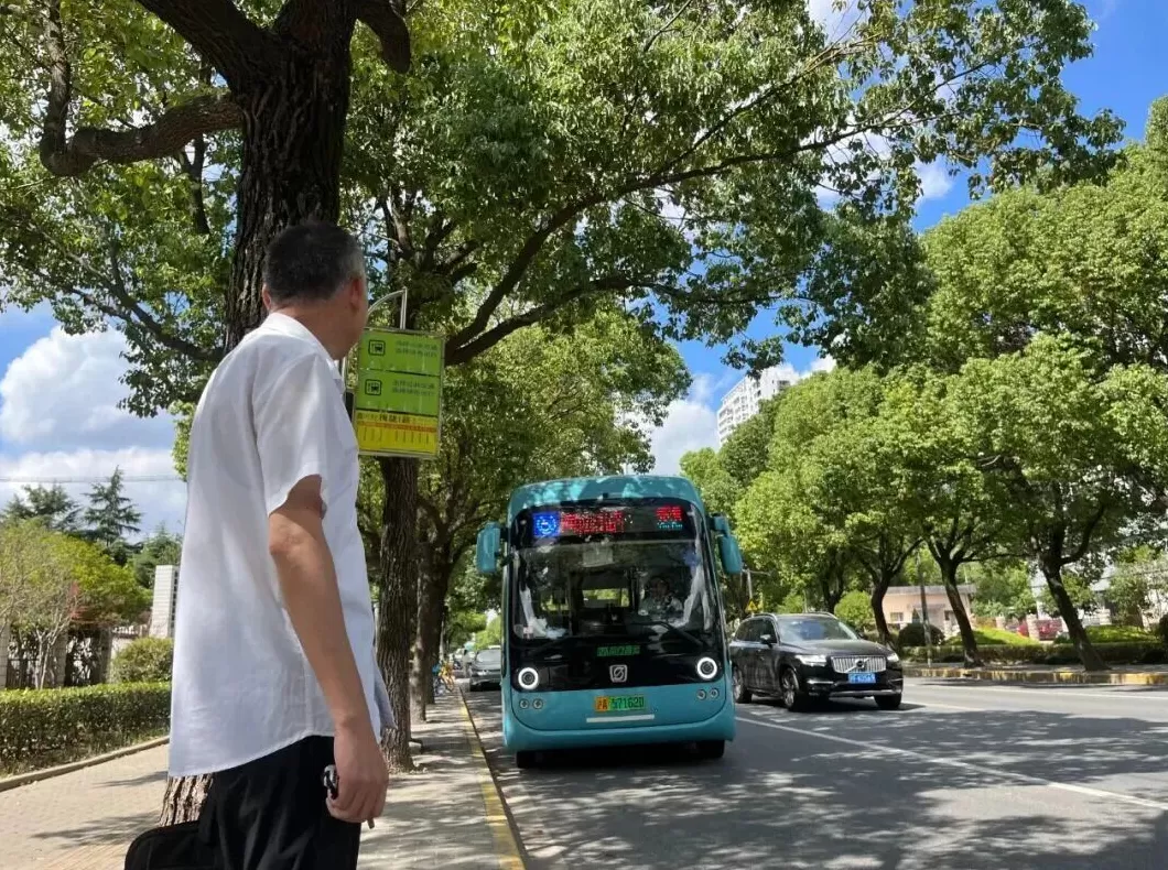 就医步行路太长，公交服务如何更优化？-第1张图片-