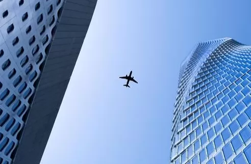 一片退役光伏板引发的千亿暗战：“国家队”豪掷180亿入场，小作坊高价争夺货源-第3张图片-