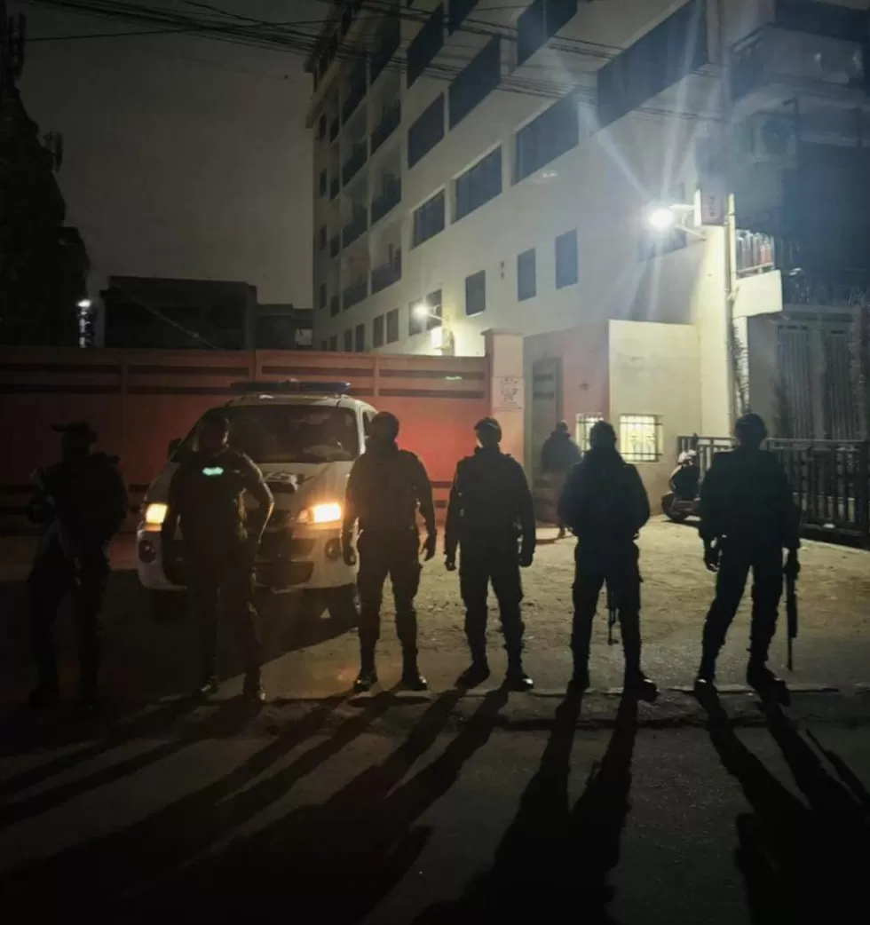 马达加斯加发生大规模骚乱，当地华人：商店被烧抢，花钱请警察和部队打退暴徒-第5张图片-
