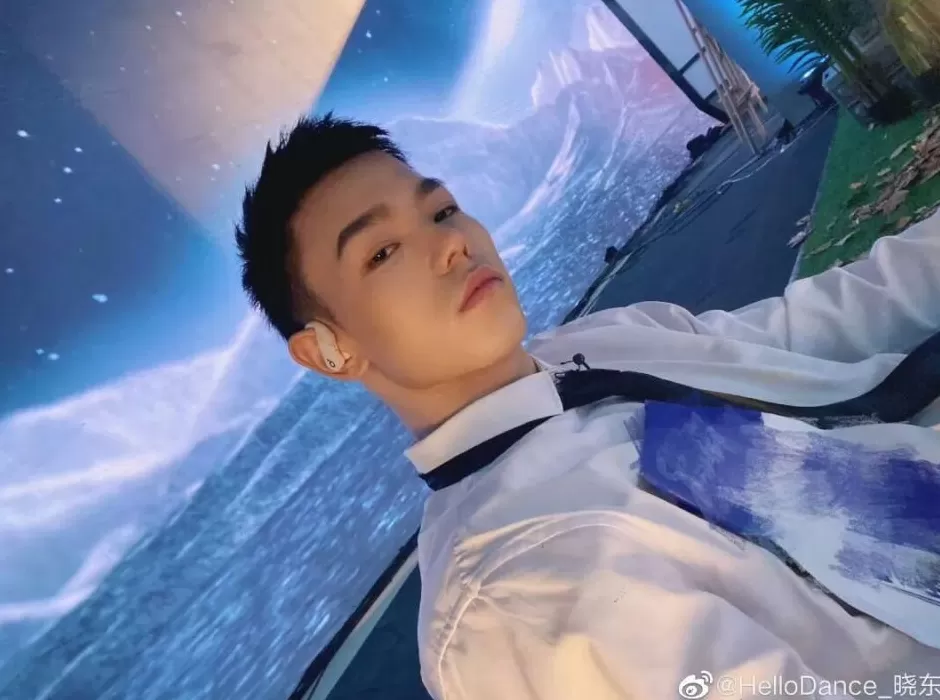 舞者解晓东去世，其哥哥发声：解晓东去年摔伤脑部后重度昏迷，目前正忙于他的身后事；家人曾发文公开求助-第1张图片-