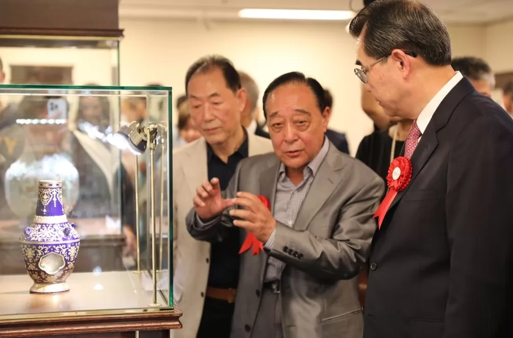清代彩绘瓷“流光溢彩”，亮相东京中国文化中心-第2张图片-
