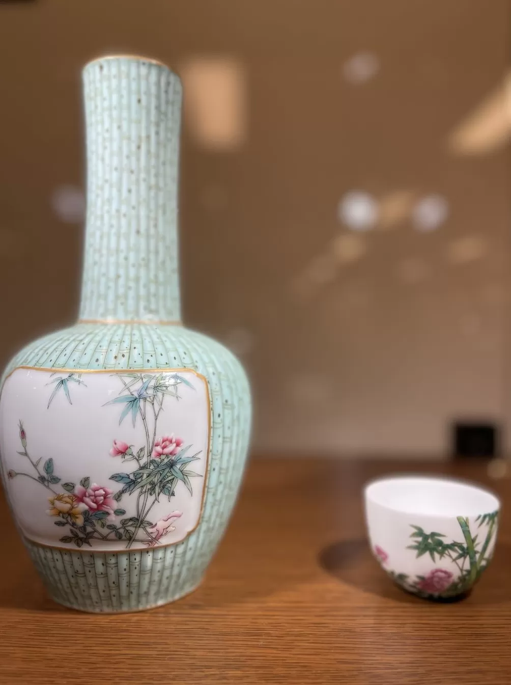 清代彩绘瓷“流光溢彩”，亮相东京中国文化中心-第8张图片-