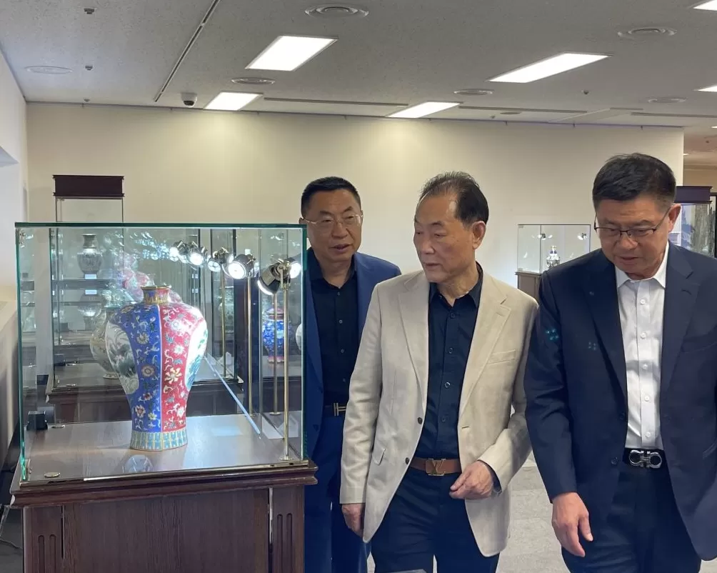 清代彩绘瓷“流光溢彩”，亮相东京中国文化中心-第11张图片-