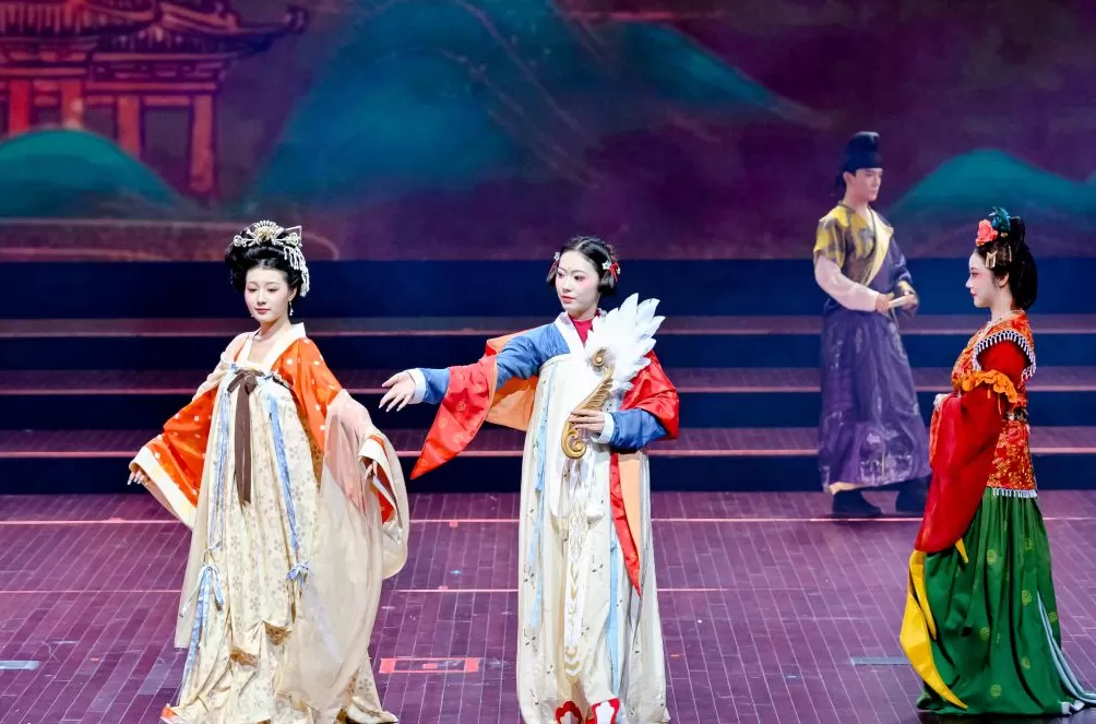 “霓裳万象·锦绣安康”第二届汉服设计大赛闭幕，100件作品进入决赛-第2张图片-