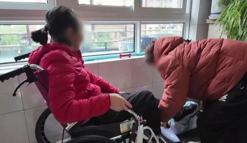 28岁妻子突发罕见病全身瘫痪，丈夫哄骗卖婚房携款失踪，检方强势介入-第2张图片-