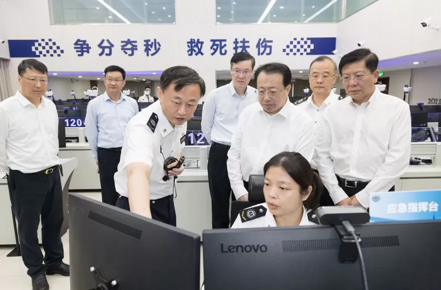 全力维护城市安全、社会安定、人民安宁！陈吉宁龚正检查节日城市安全运行服务保障-第3张图片-
