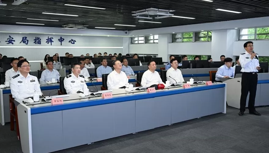 全力维护城市安全、社会安定、人民安宁！陈吉宁龚正检查节日城市安全运行服务保障-第2张图片-