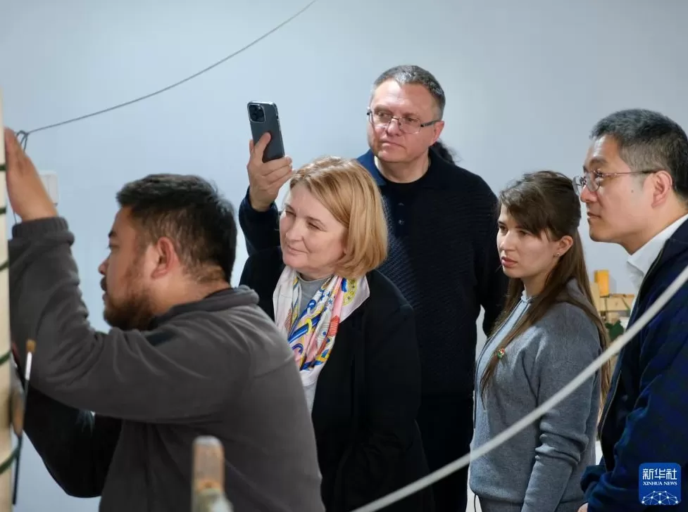 新华鲜报｜欧亚国家驻华使节西藏行见证发展新气象-第3张图片-