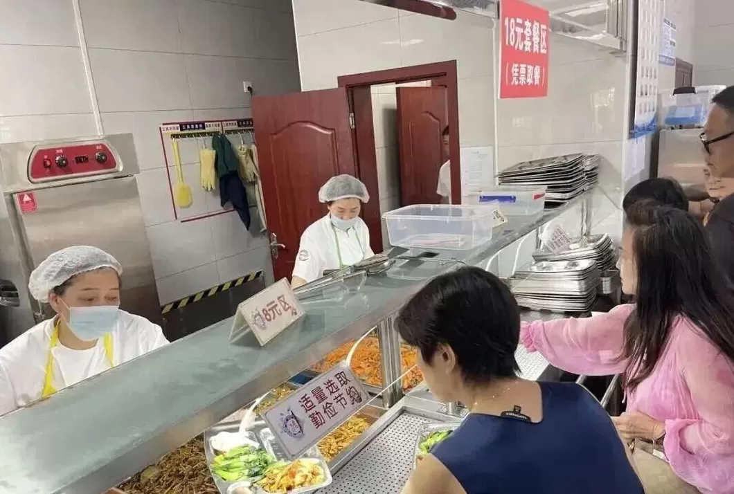 重庆荣昌：2700人涌入区政府食堂，一中午吃了550斤米、250斤卤鹅-第8张图片-